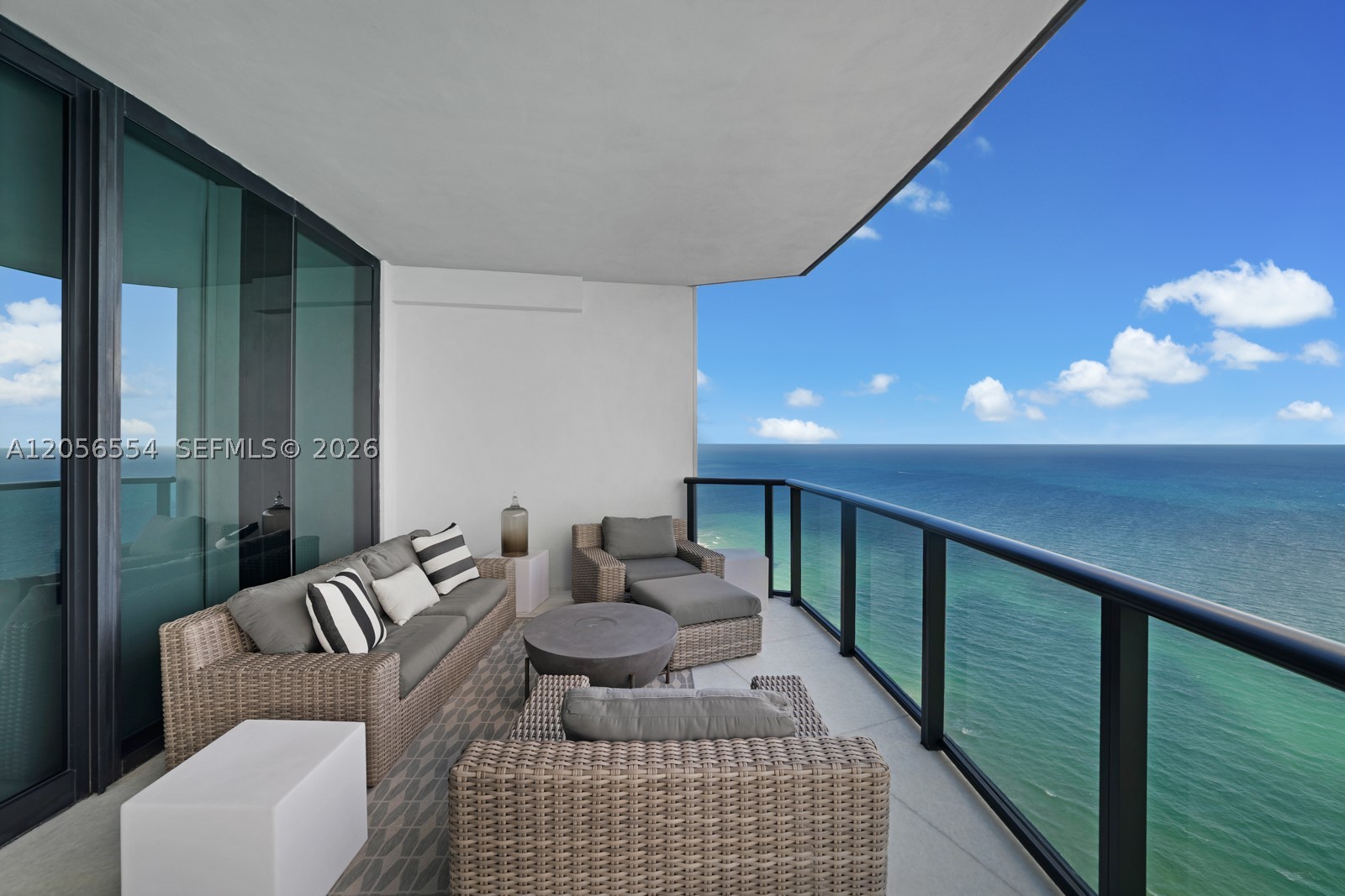 18555 COLLINS AVENUE COND - Residential