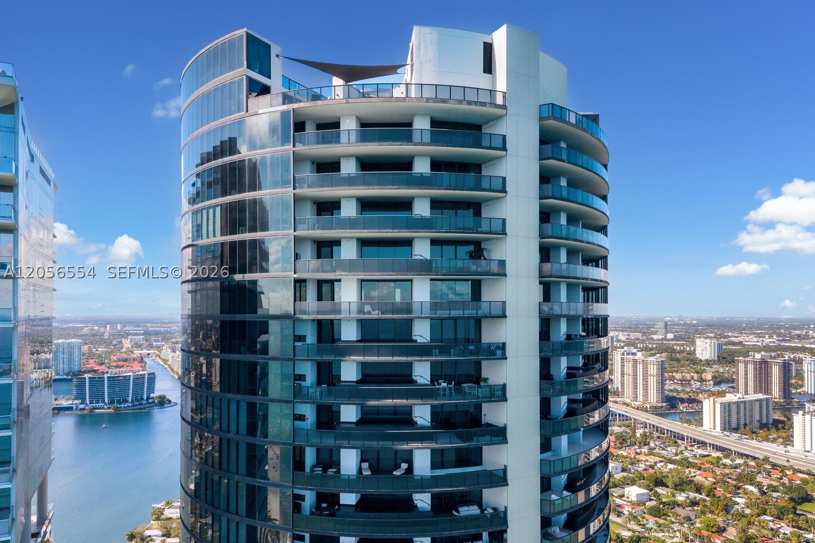 18555 COLLINS AVENUE COND - Residential