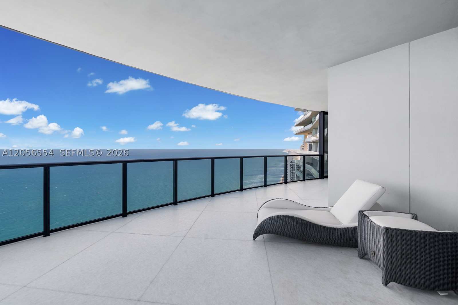 18555 COLLINS AVENUE COND - Residential