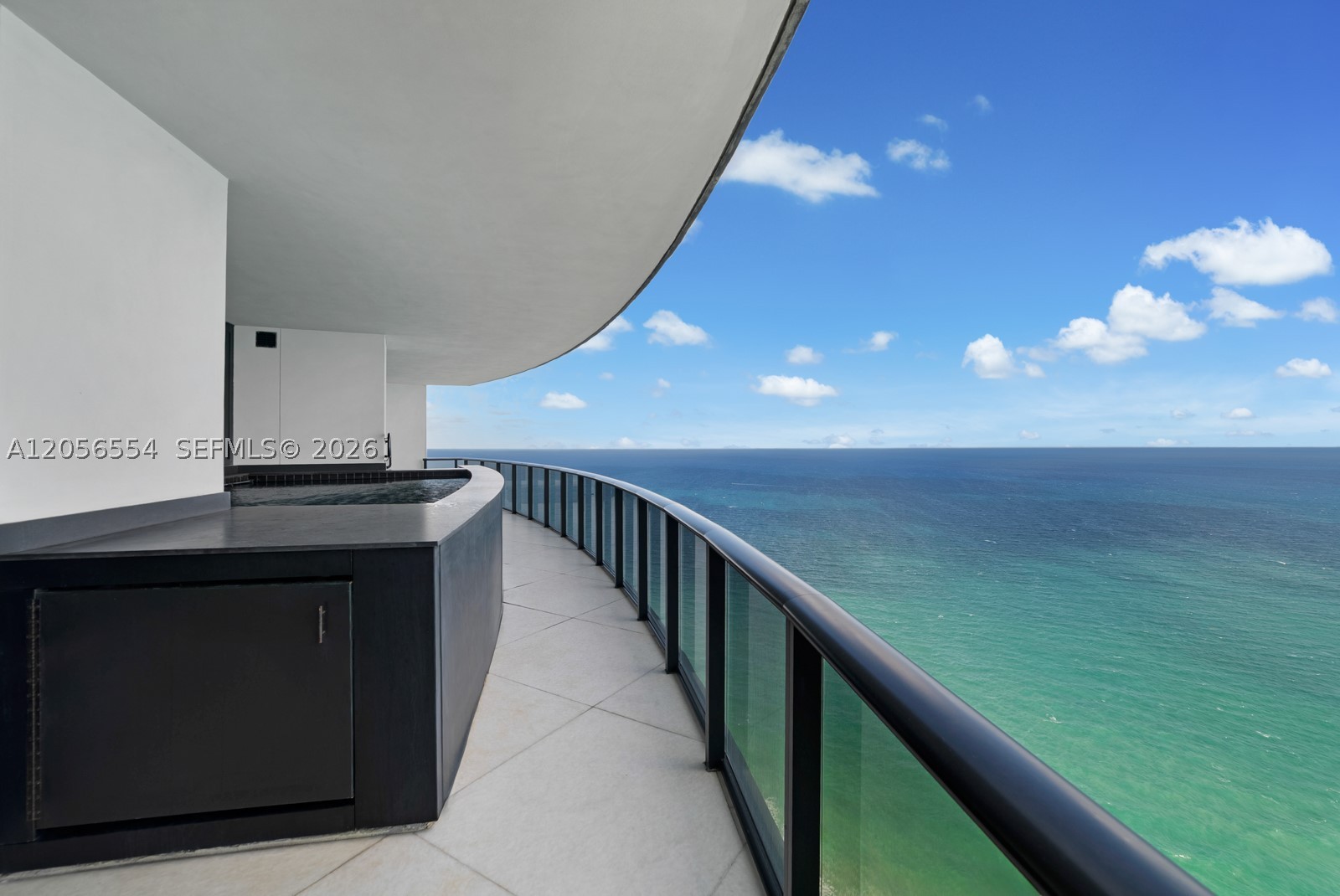 18555 COLLINS AVENUE COND - Residential