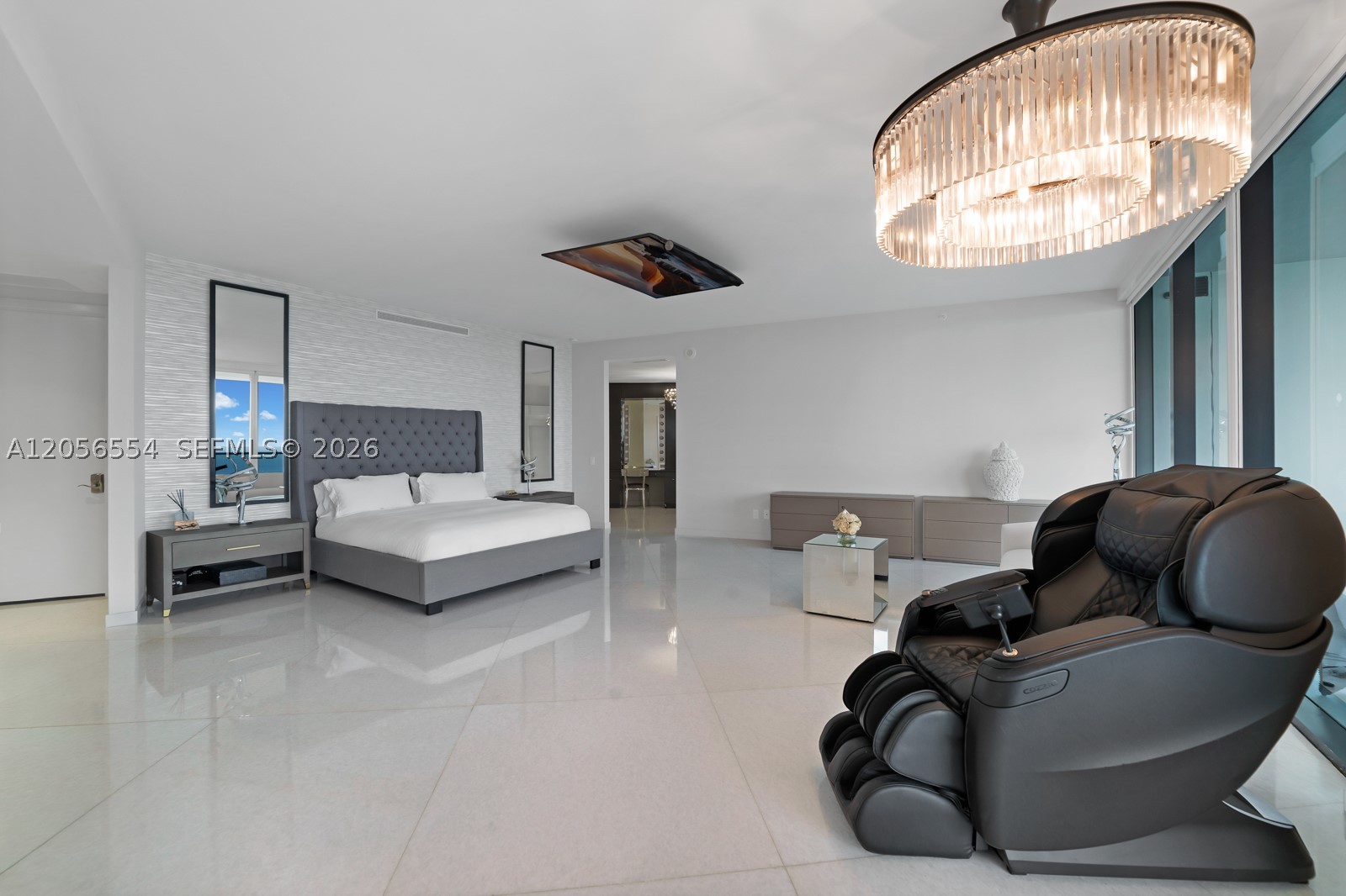 18555 COLLINS AVENUE COND - Residential