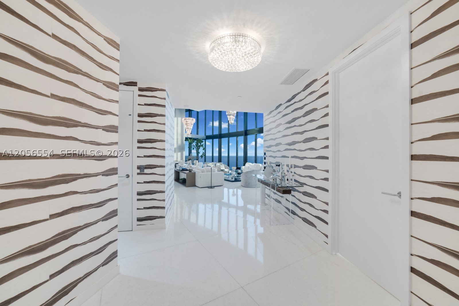 18555 COLLINS AVENUE COND - Residential