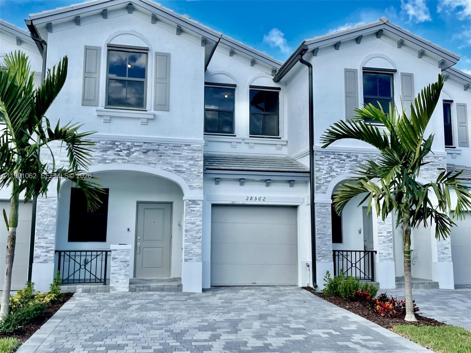 PINE VISTA - Residential