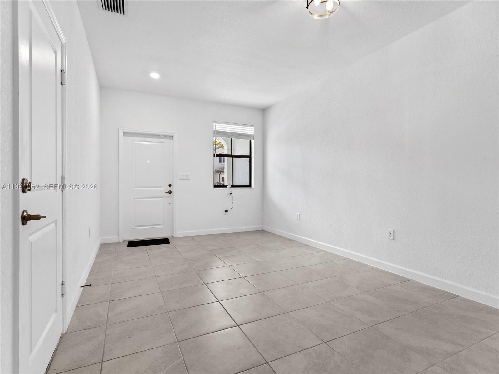 PINE VISTA - Residential