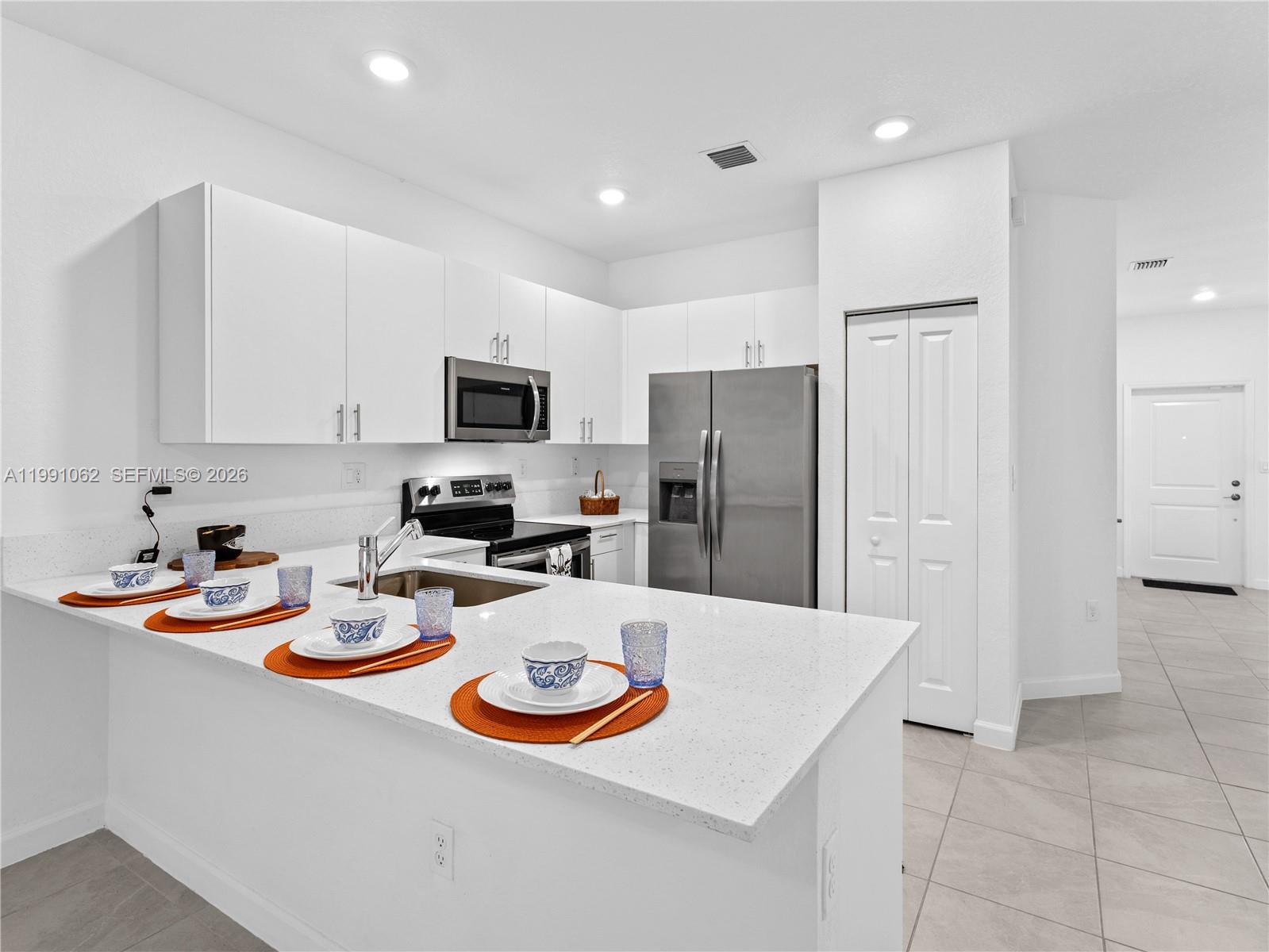 PINE VISTA - Residential