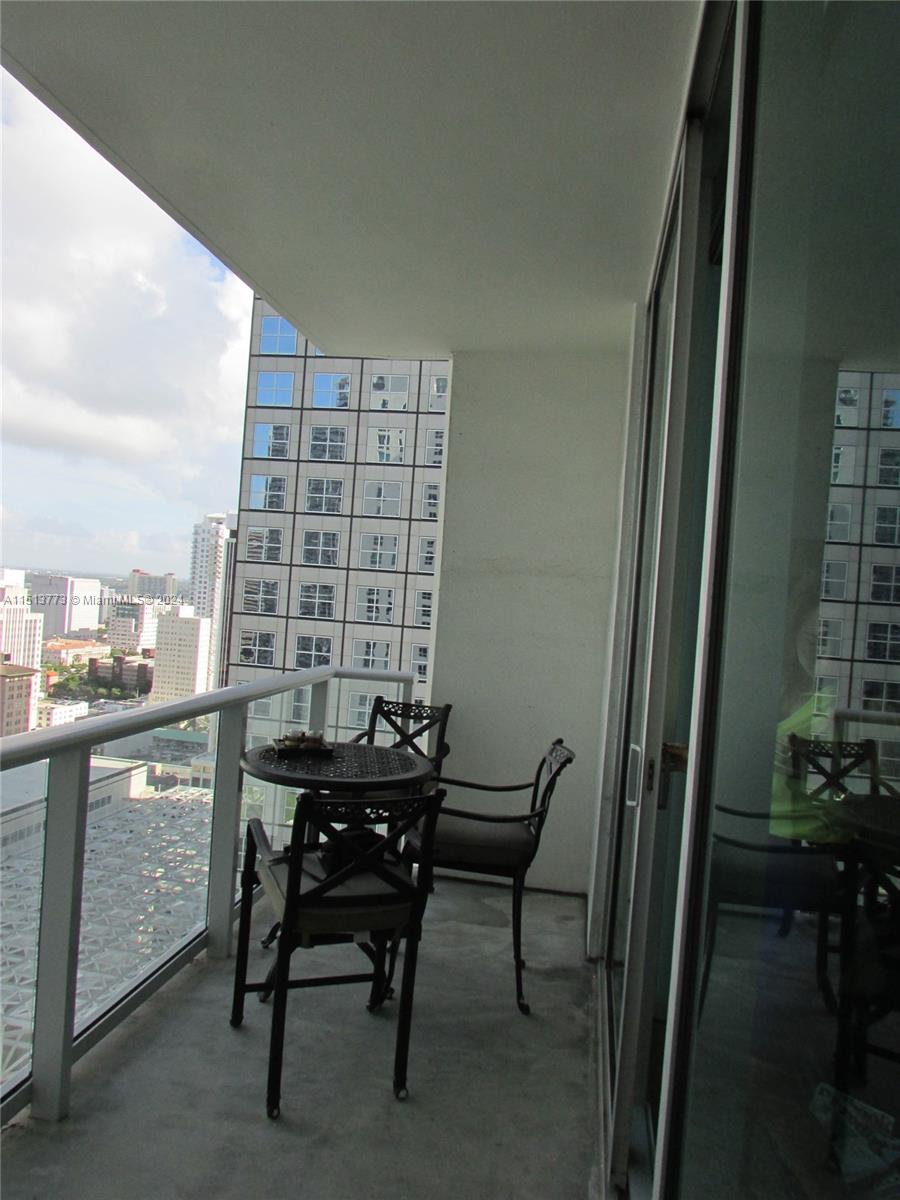 MET 1 CONDO - Residential