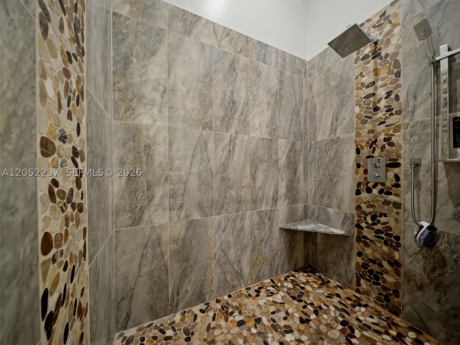 WYNDHAM LAKES WEST - Residential