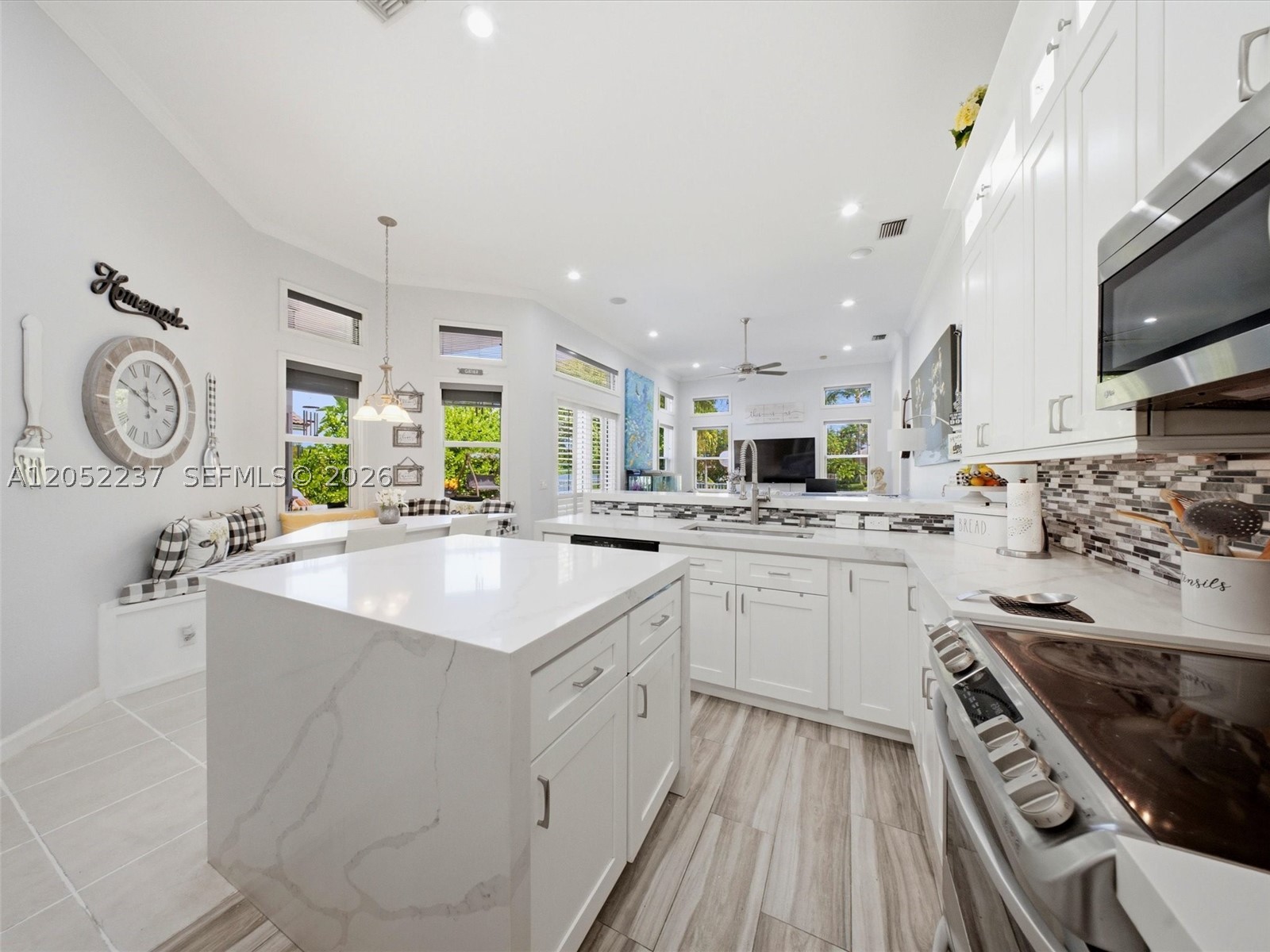 WYNDHAM LAKES WEST - Residential