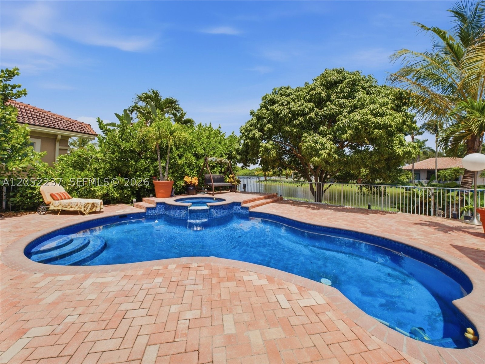 WYNDHAM LAKES WEST - Residential