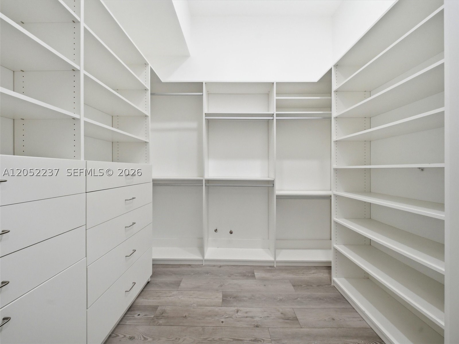 WYNDHAM LAKES WEST - Residential