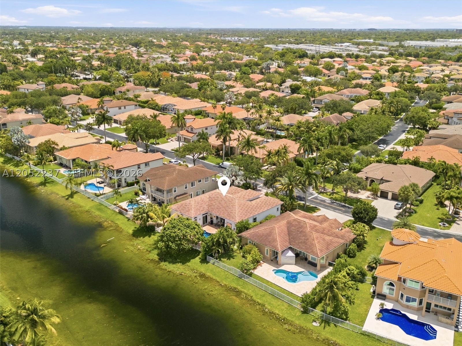 WYNDHAM LAKES WEST - Residential