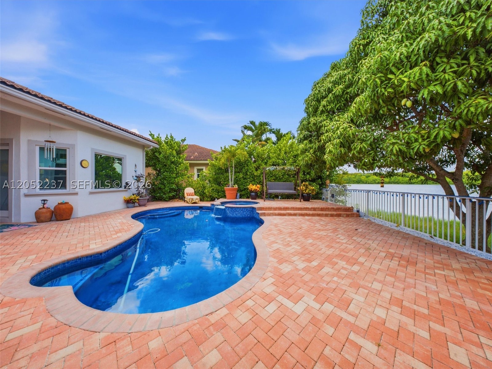 WYNDHAM LAKES WEST - Residential