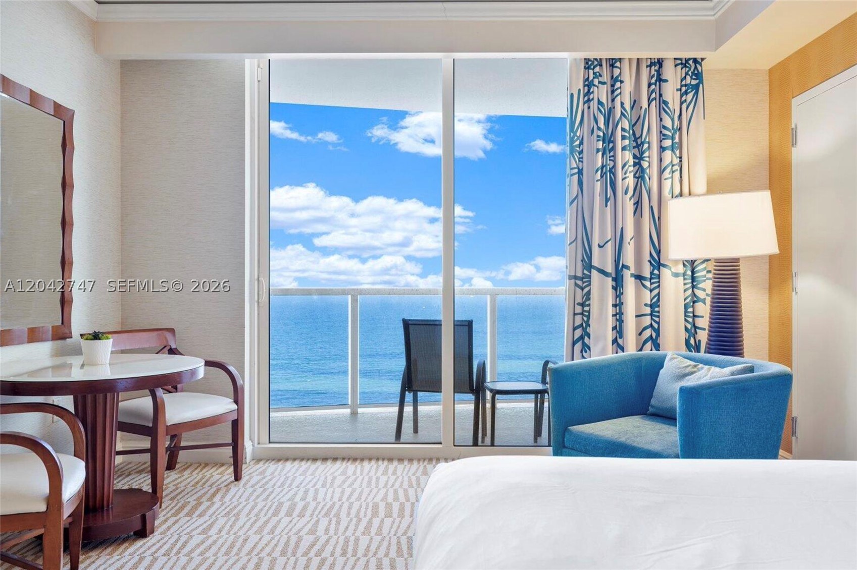 TRUMP INTERNATIONAL SONES - Residential