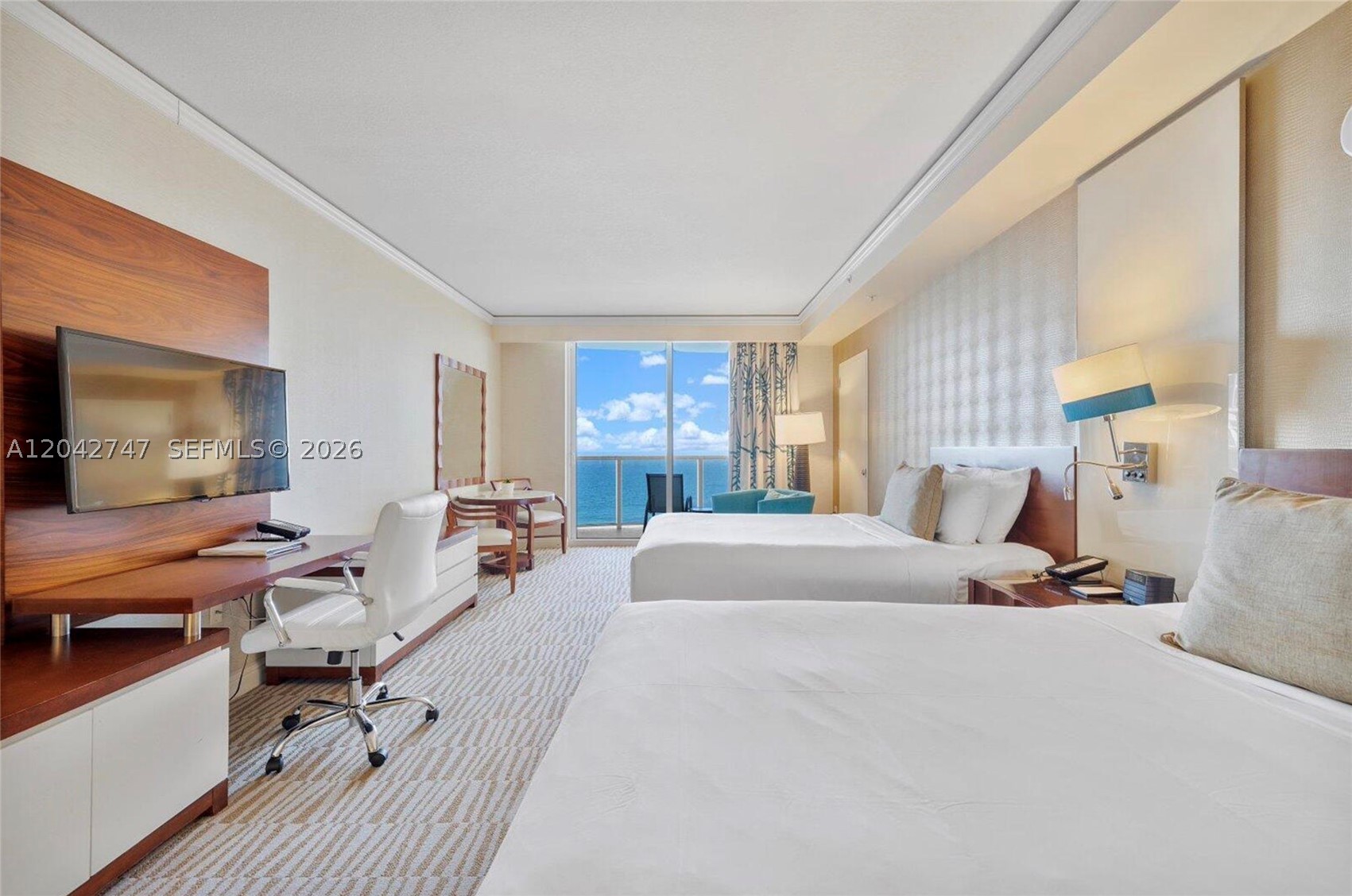 TRUMP INTERNATIONAL SONES - Residential