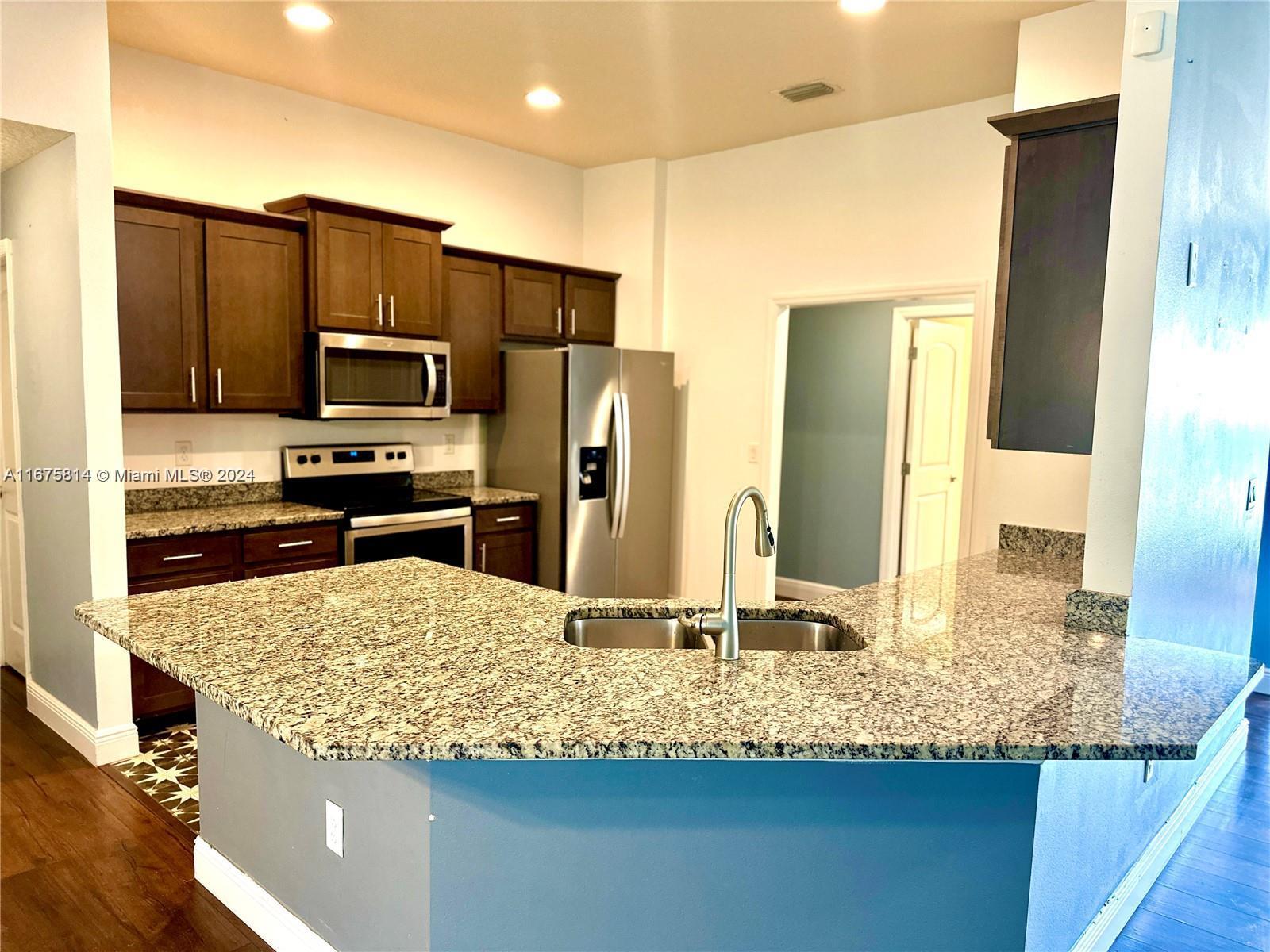 PORT ST LUCIE SECTION 43 - Residential Lease