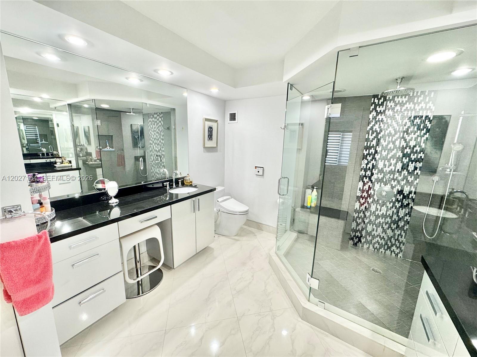 GALLEON CONDO - Residential