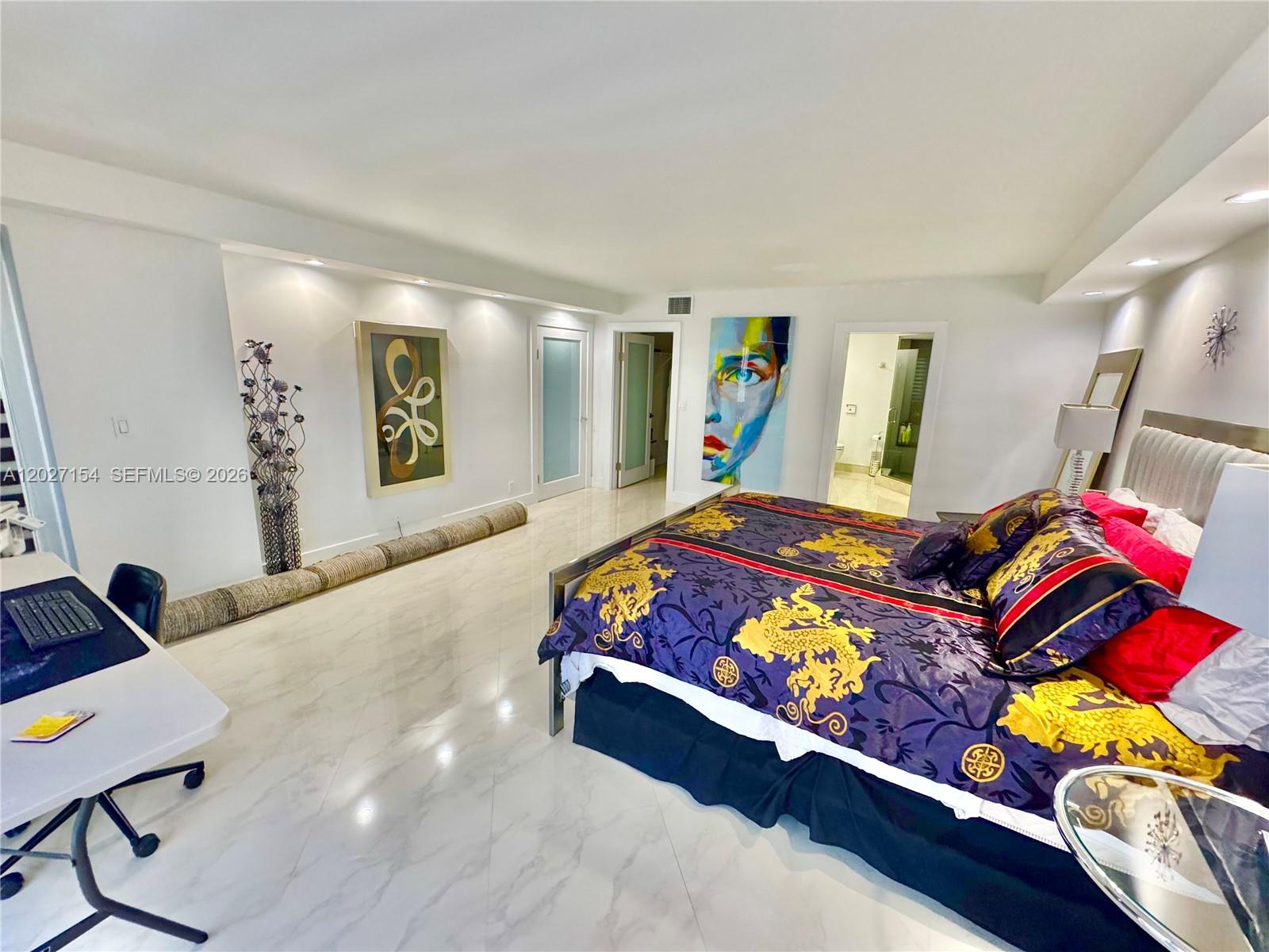GALLEON CONDO - Residential