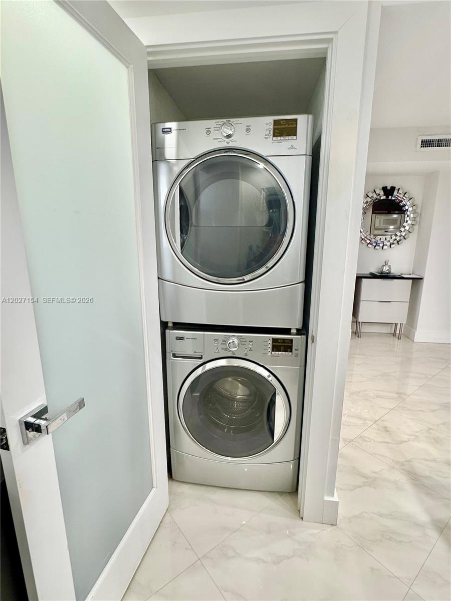 GALLEON CONDO - Residential