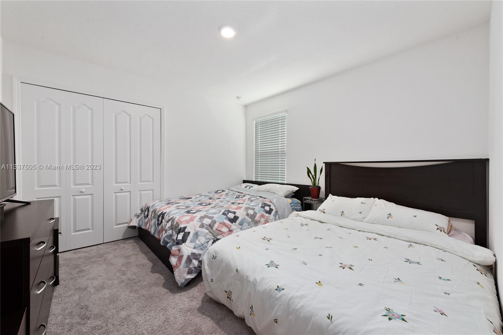 FIESTA KEY - Residential