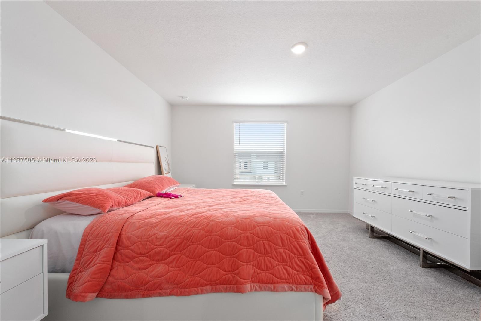 FIESTA KEY - Residential