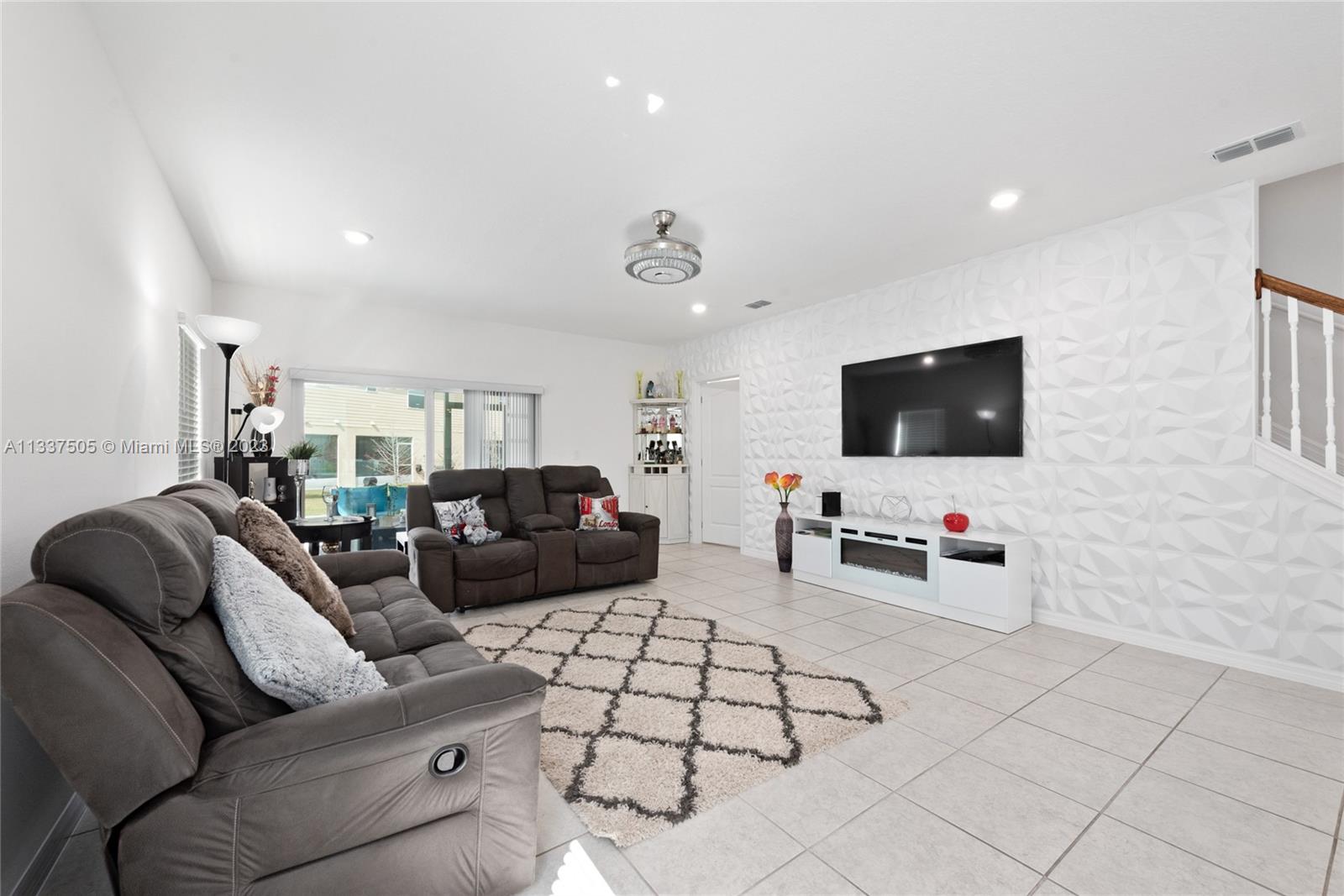 FIESTA KEY - Residential