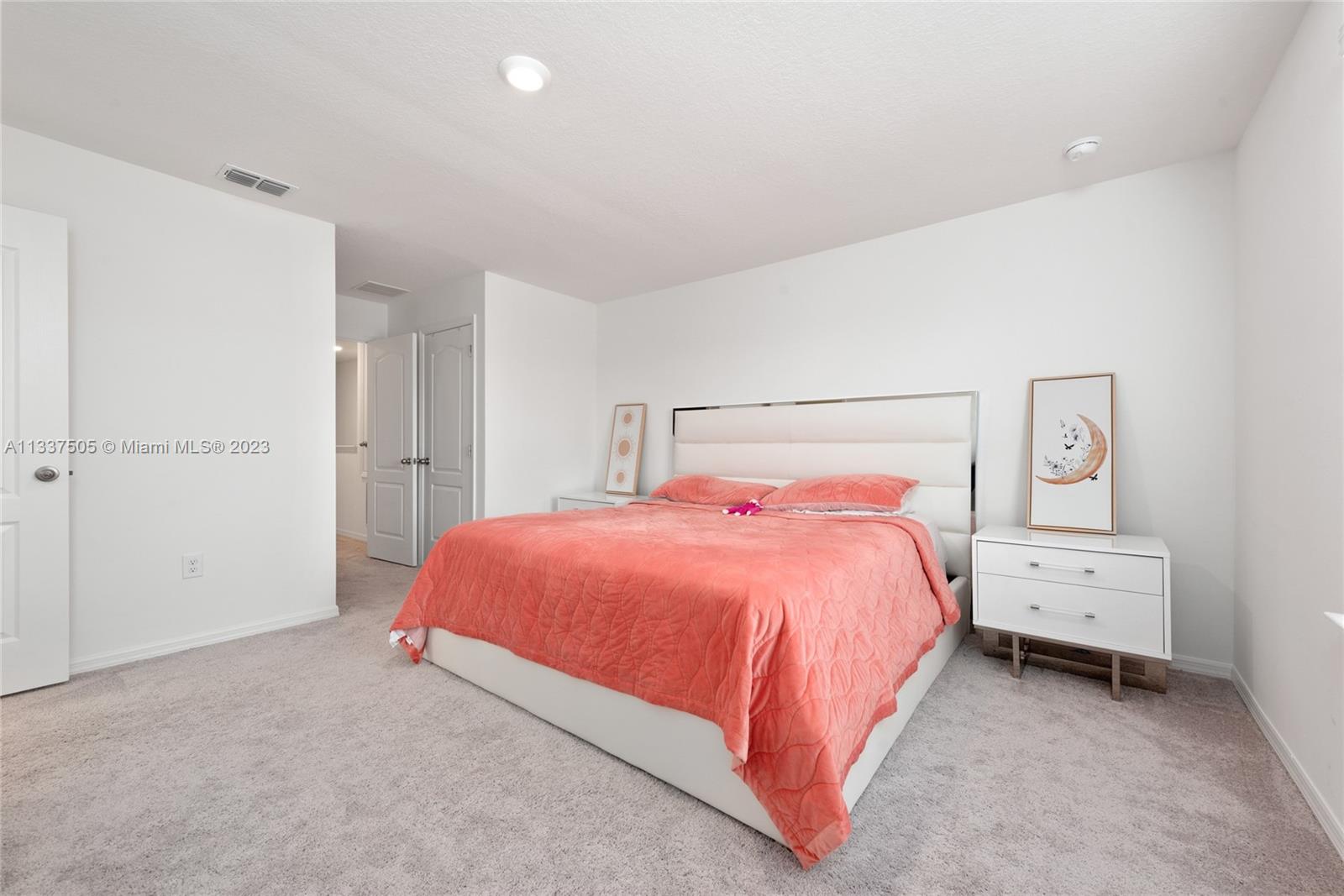FIESTA KEY - Residential