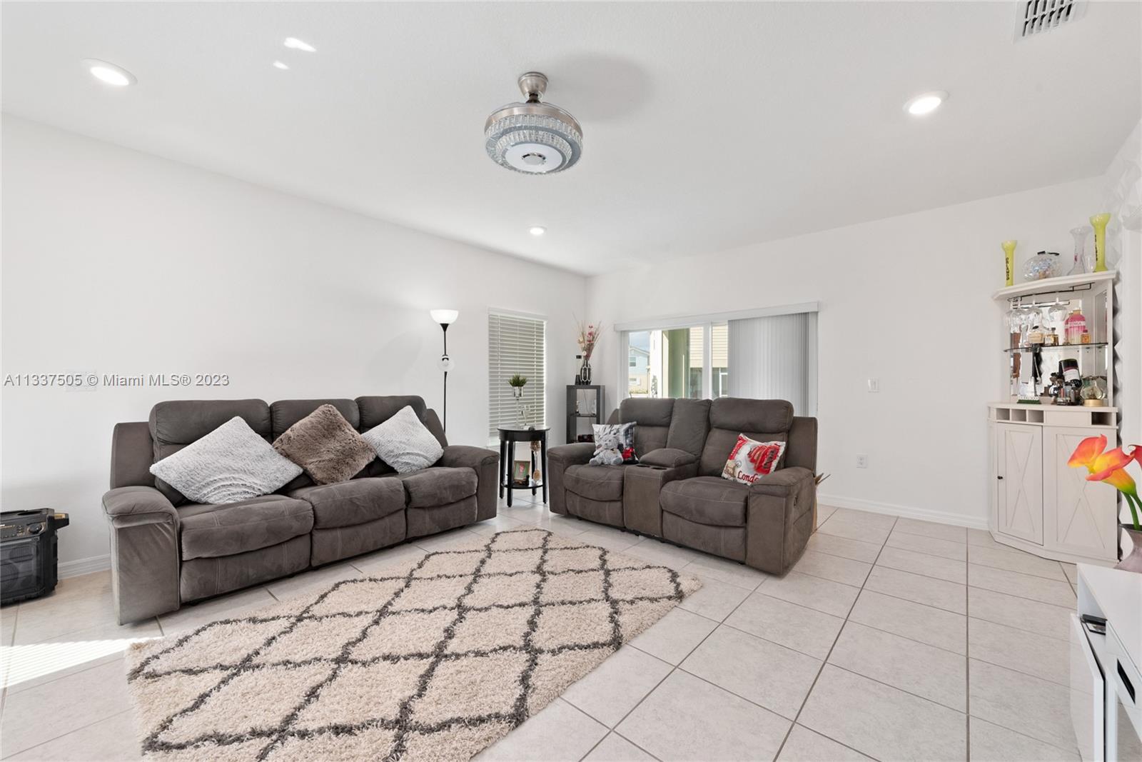 FIESTA KEY - Residential