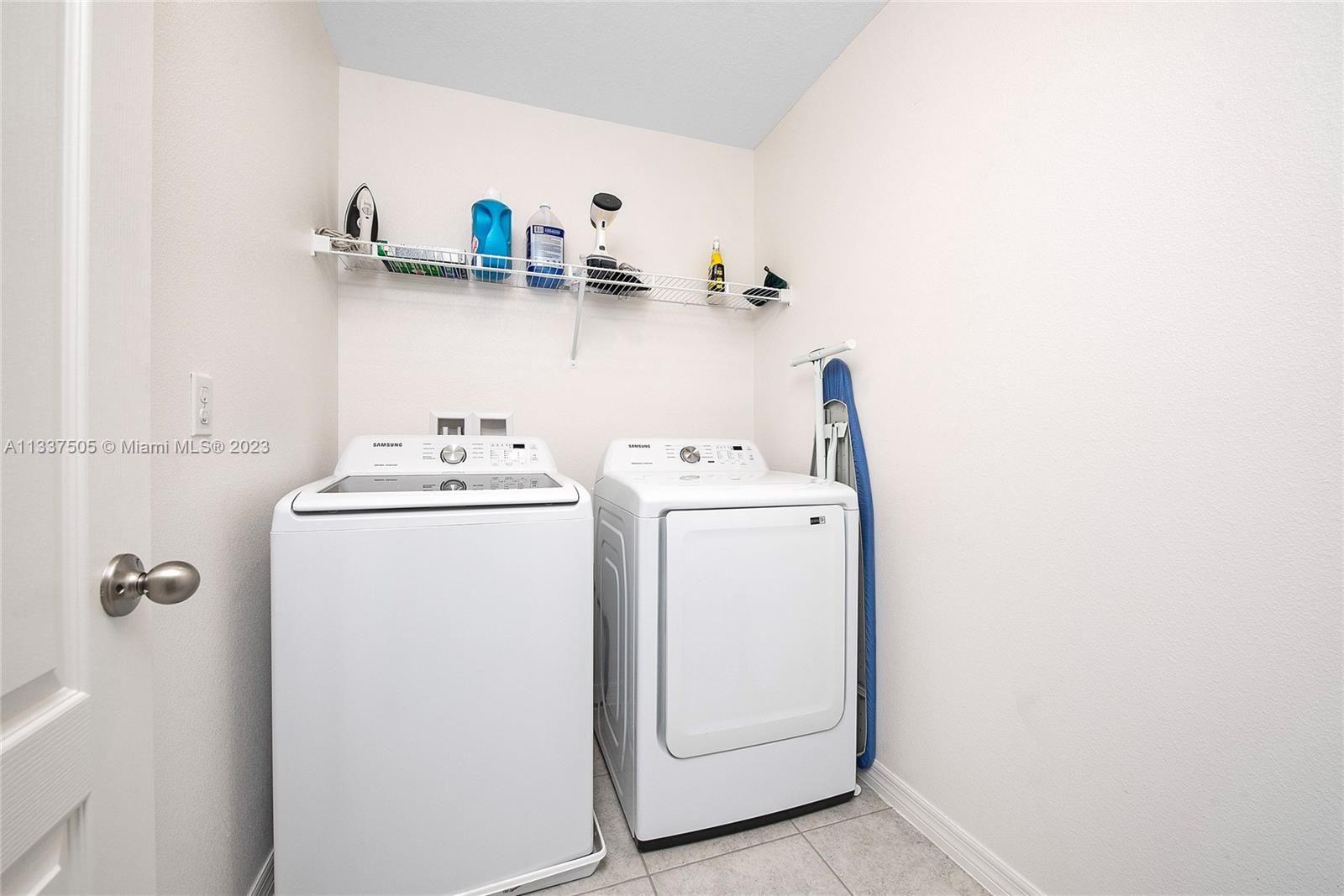 FIESTA KEY - Residential