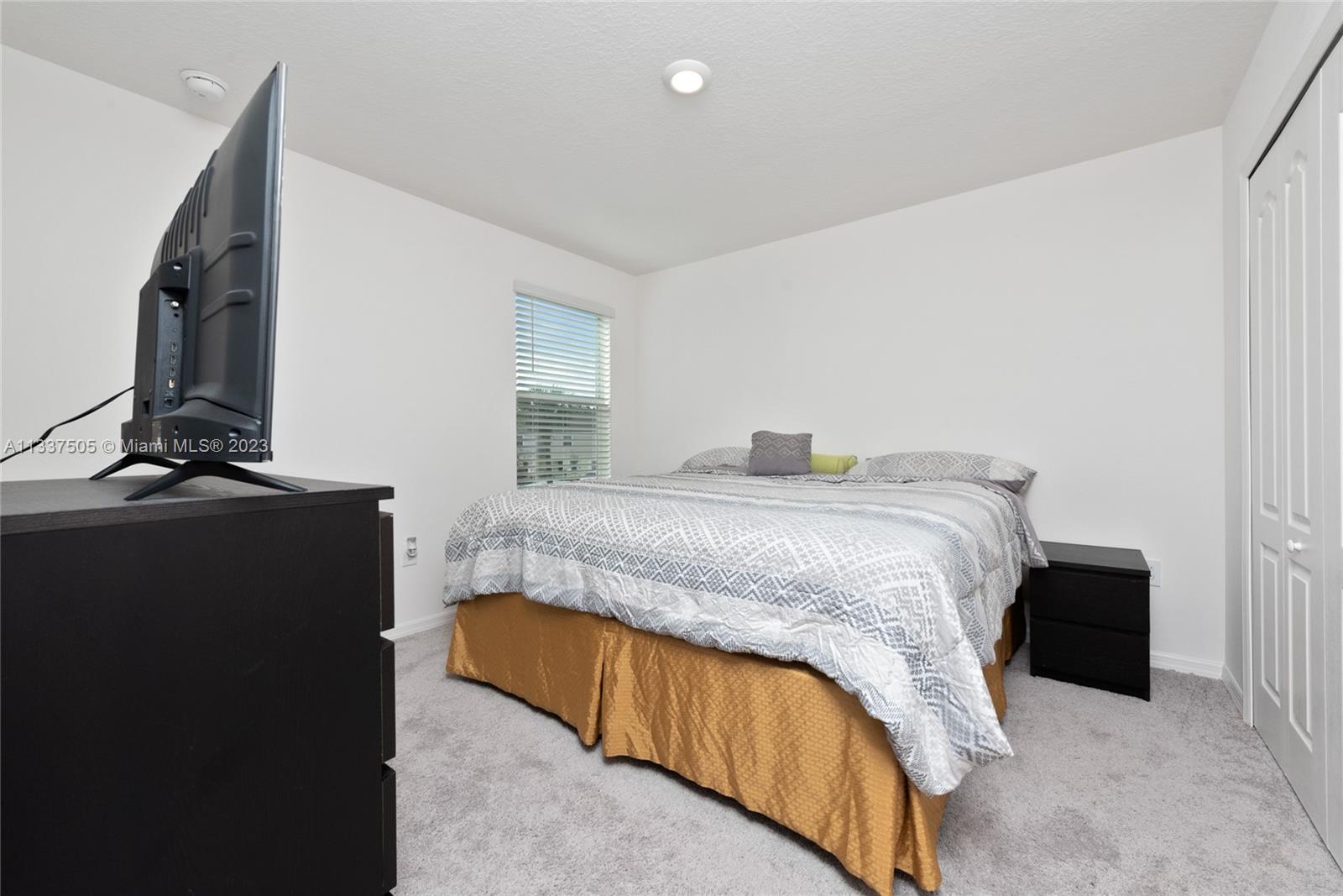 FIESTA KEY - Residential