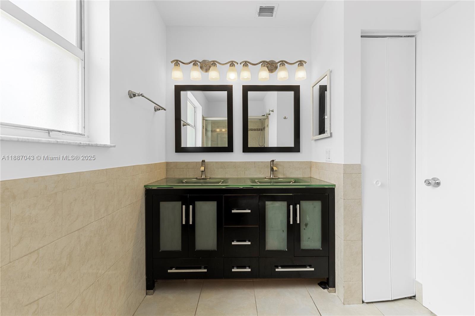 TOWNGATE - Residential