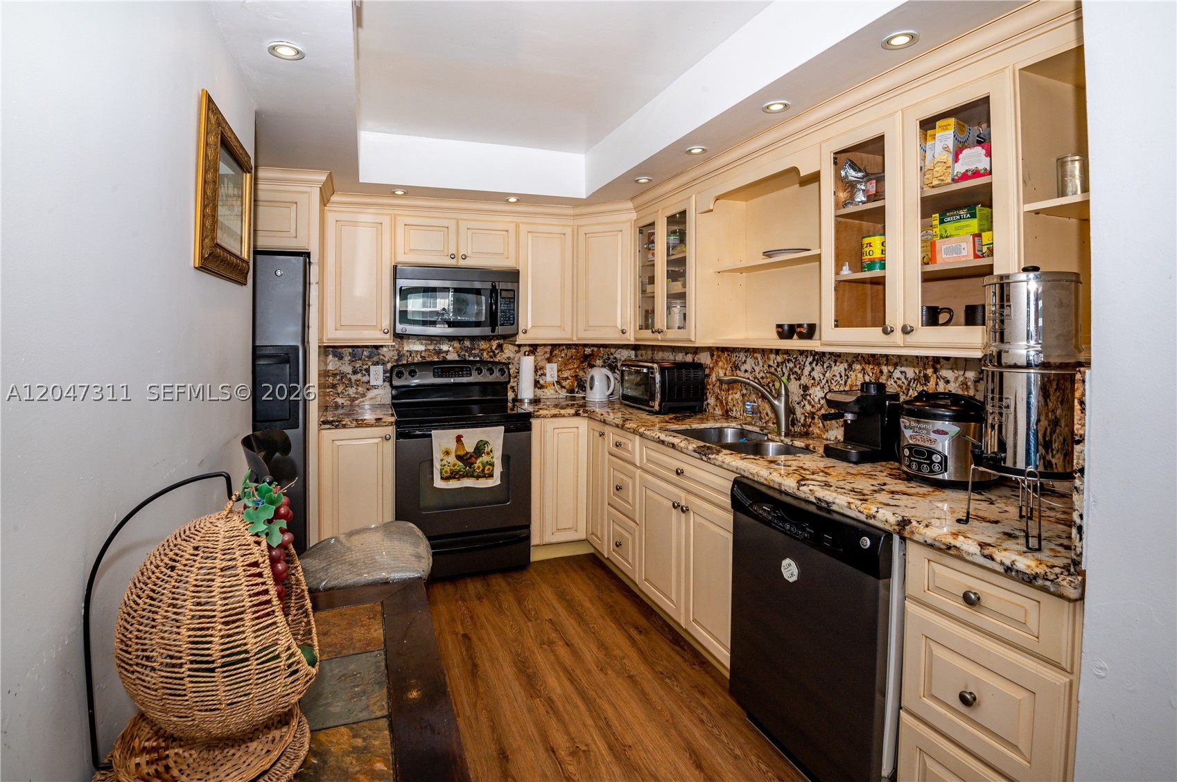 CARIBBEAN TOWERS CONDO - Residential Lease