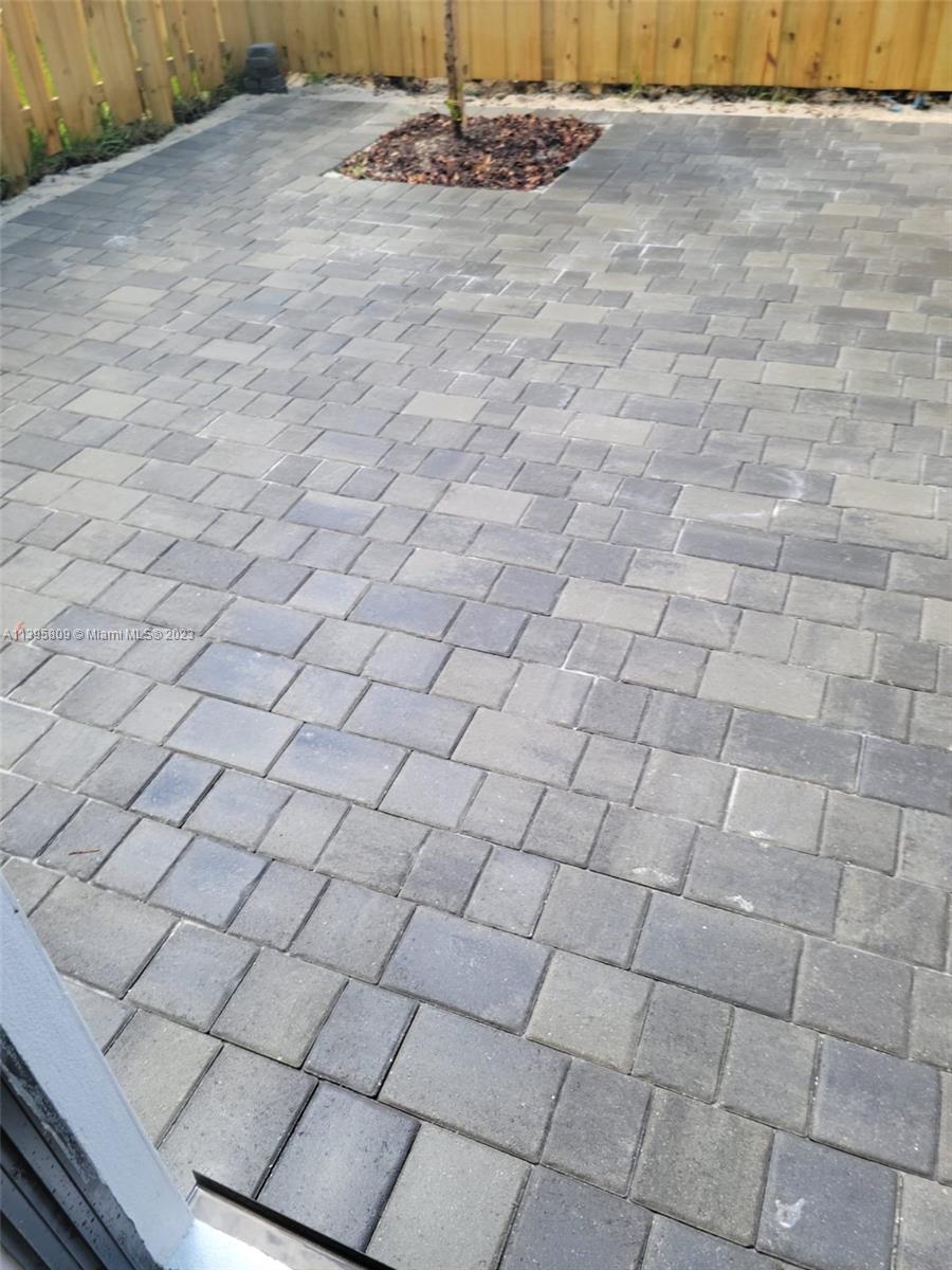 PINE ISLE - Residential Lease