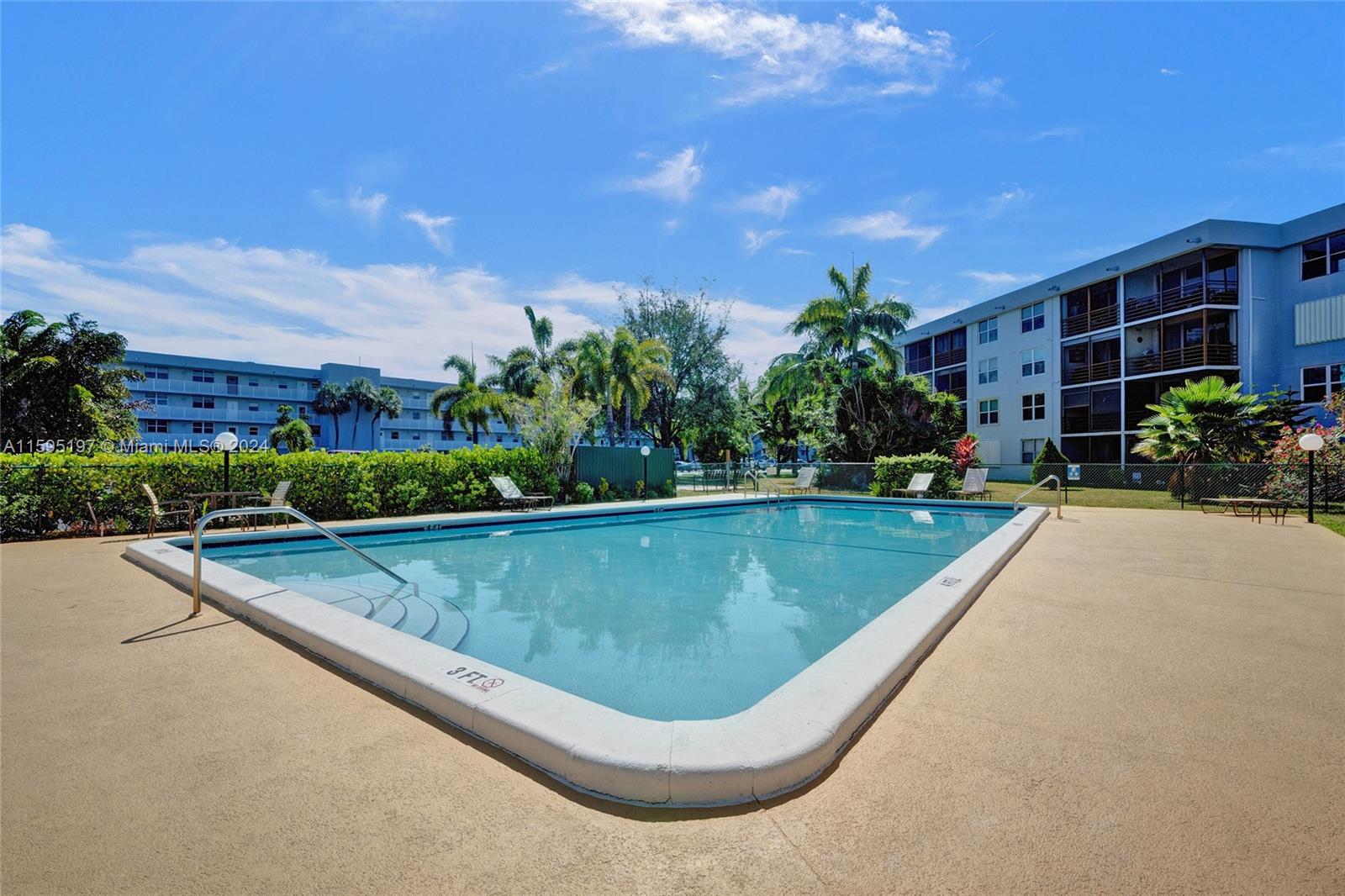 ROYAL PARK CONDO - Residential