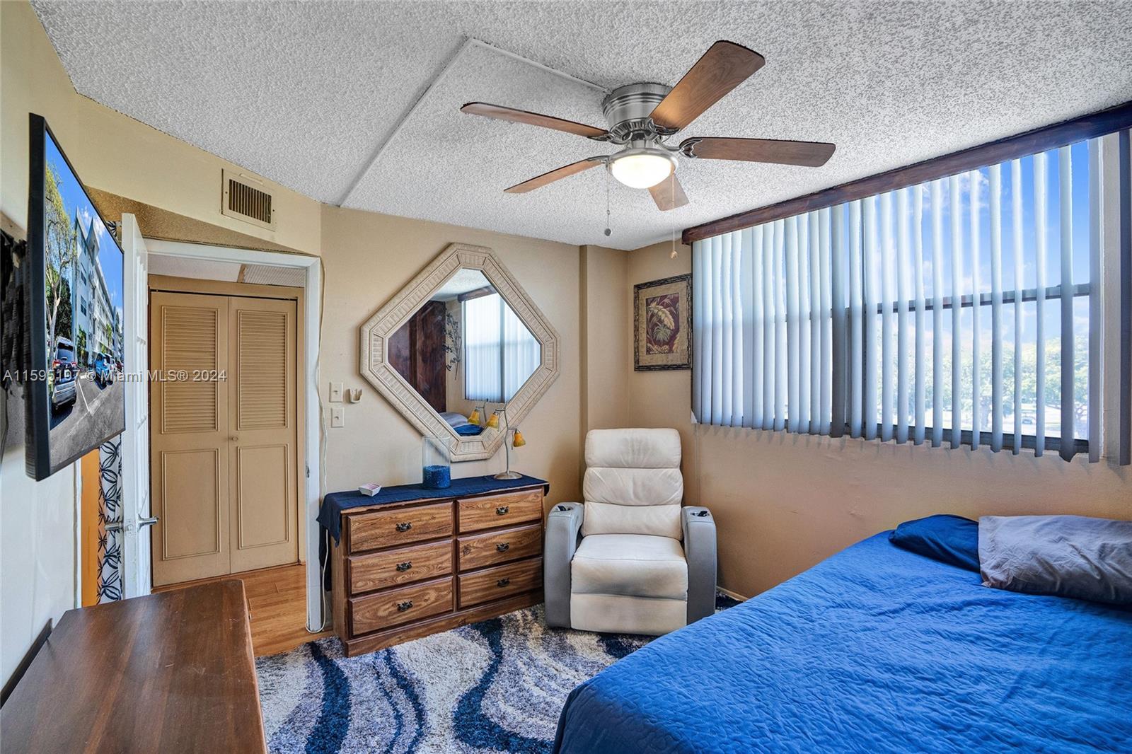 ROYAL PARK CONDO - Residential