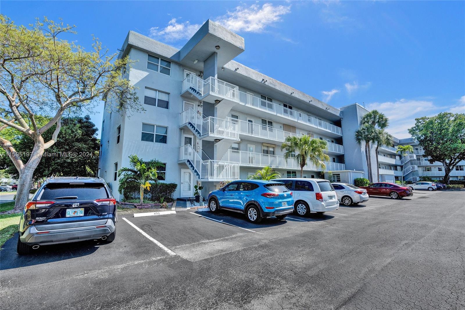 ROYAL PARK CONDO - Residential
