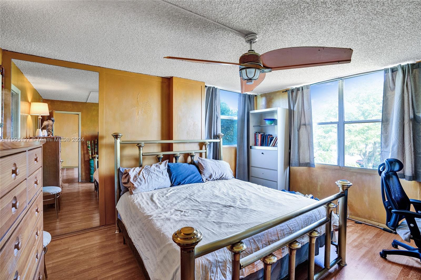 ROYAL PARK CONDO - Residential
