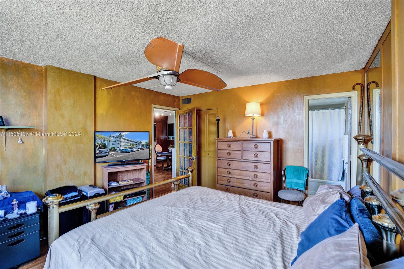 ROYAL PARK CONDO - Residential