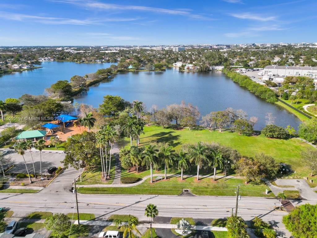 ROYAL PARK CONDO - Residential