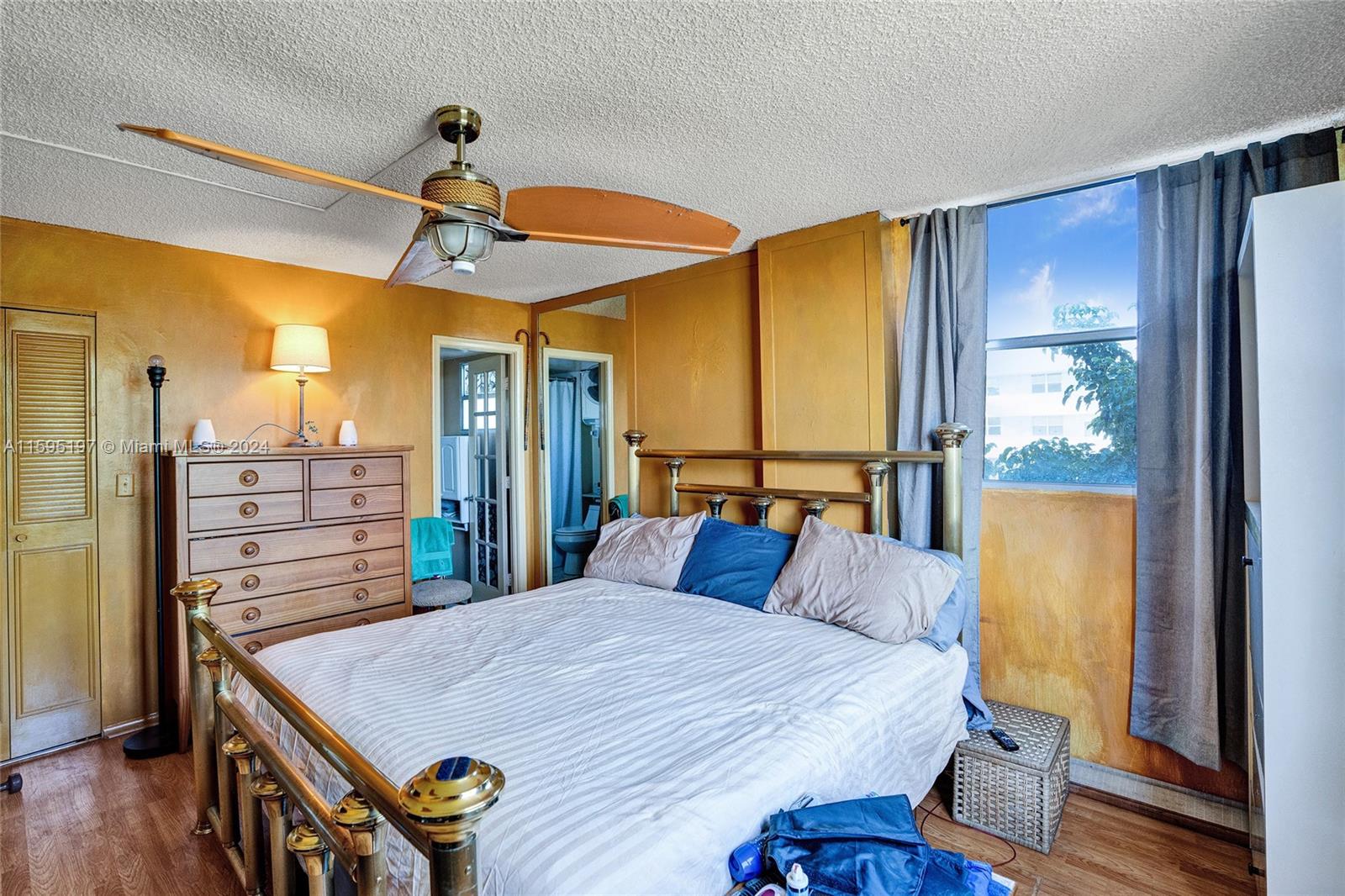 ROYAL PARK CONDO - Residential