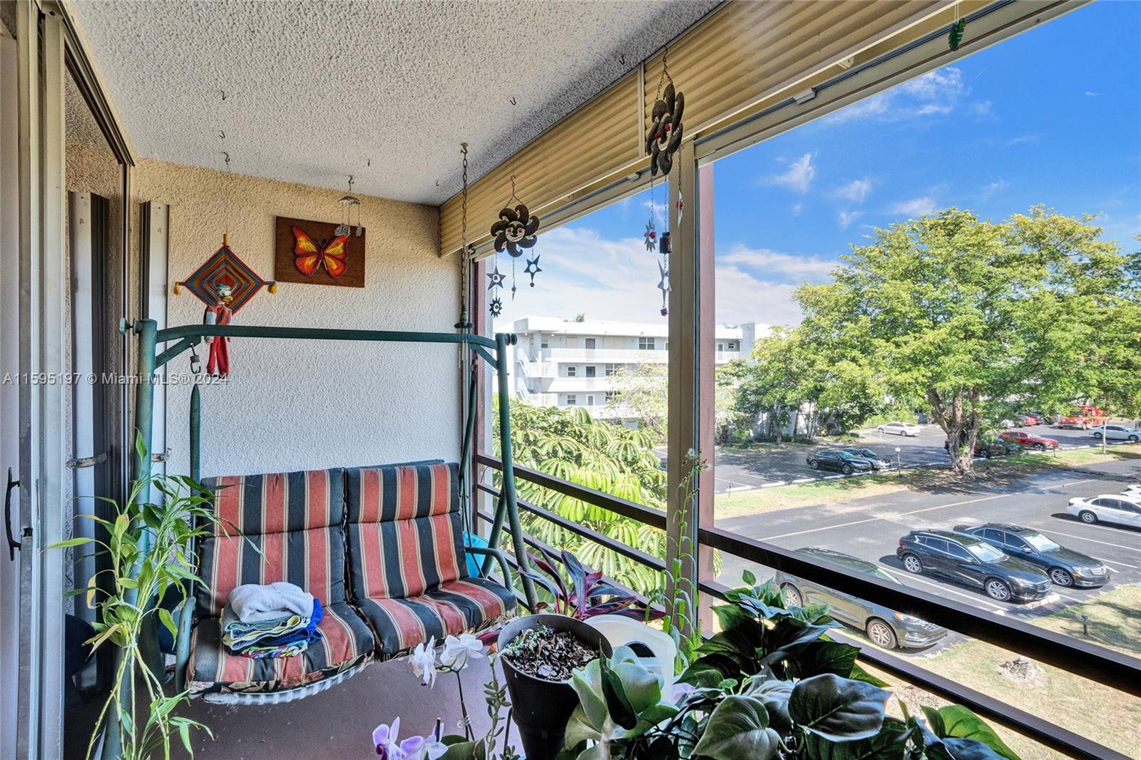ROYAL PARK CONDO - Residential