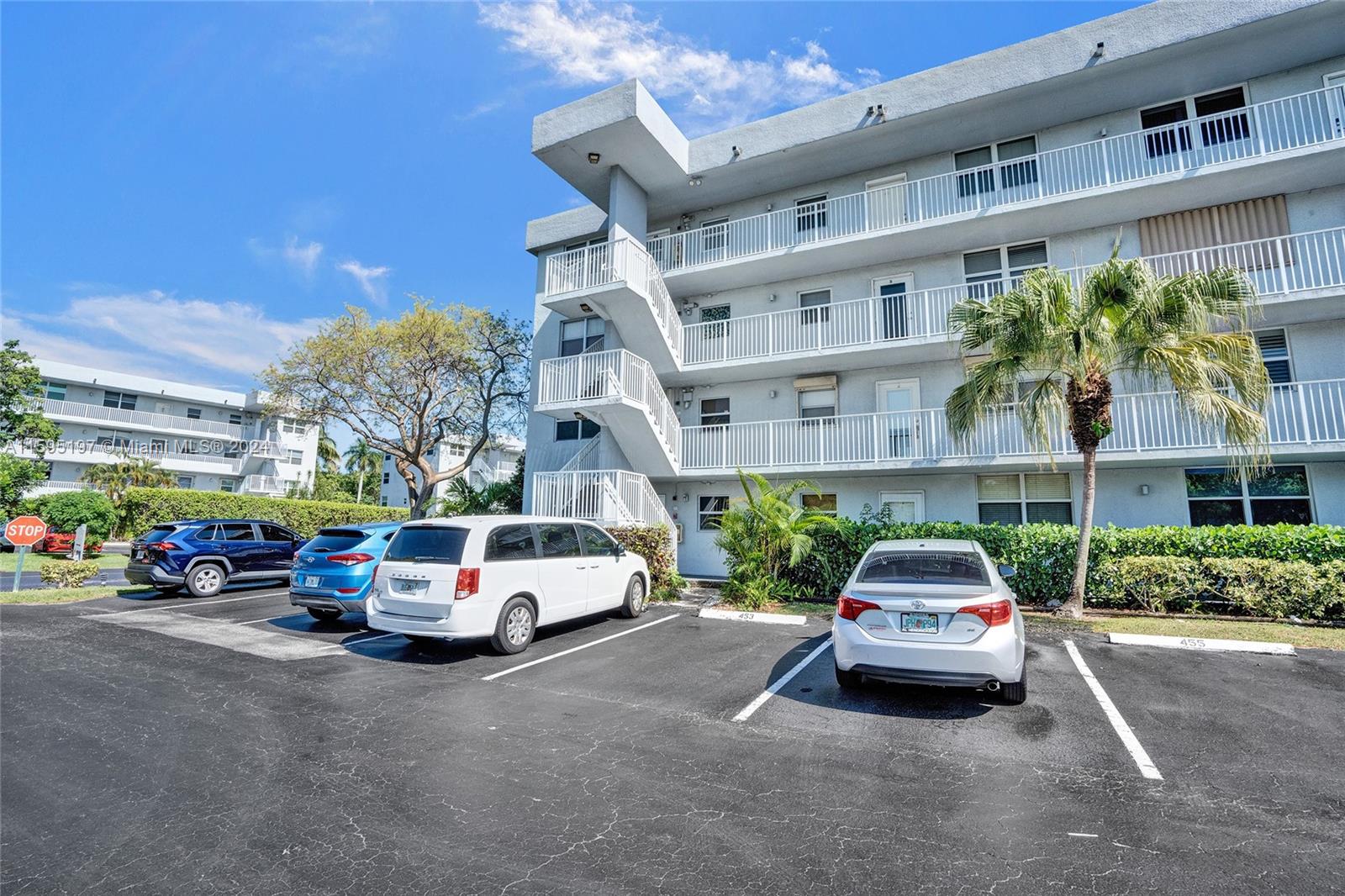 ROYAL PARK CONDO - Residential