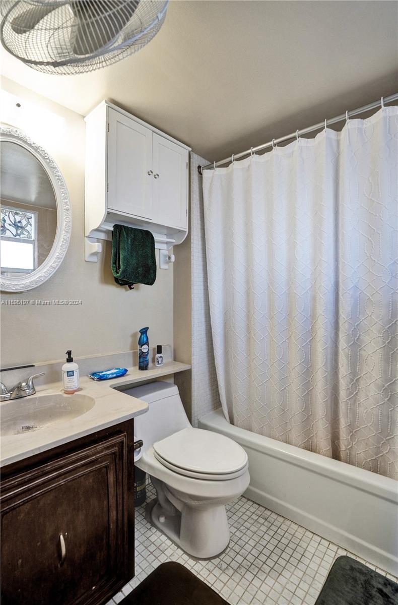 ROYAL PARK CONDO - Residential