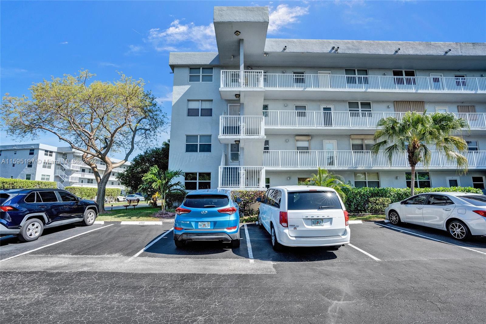 ROYAL PARK CONDO - Residential