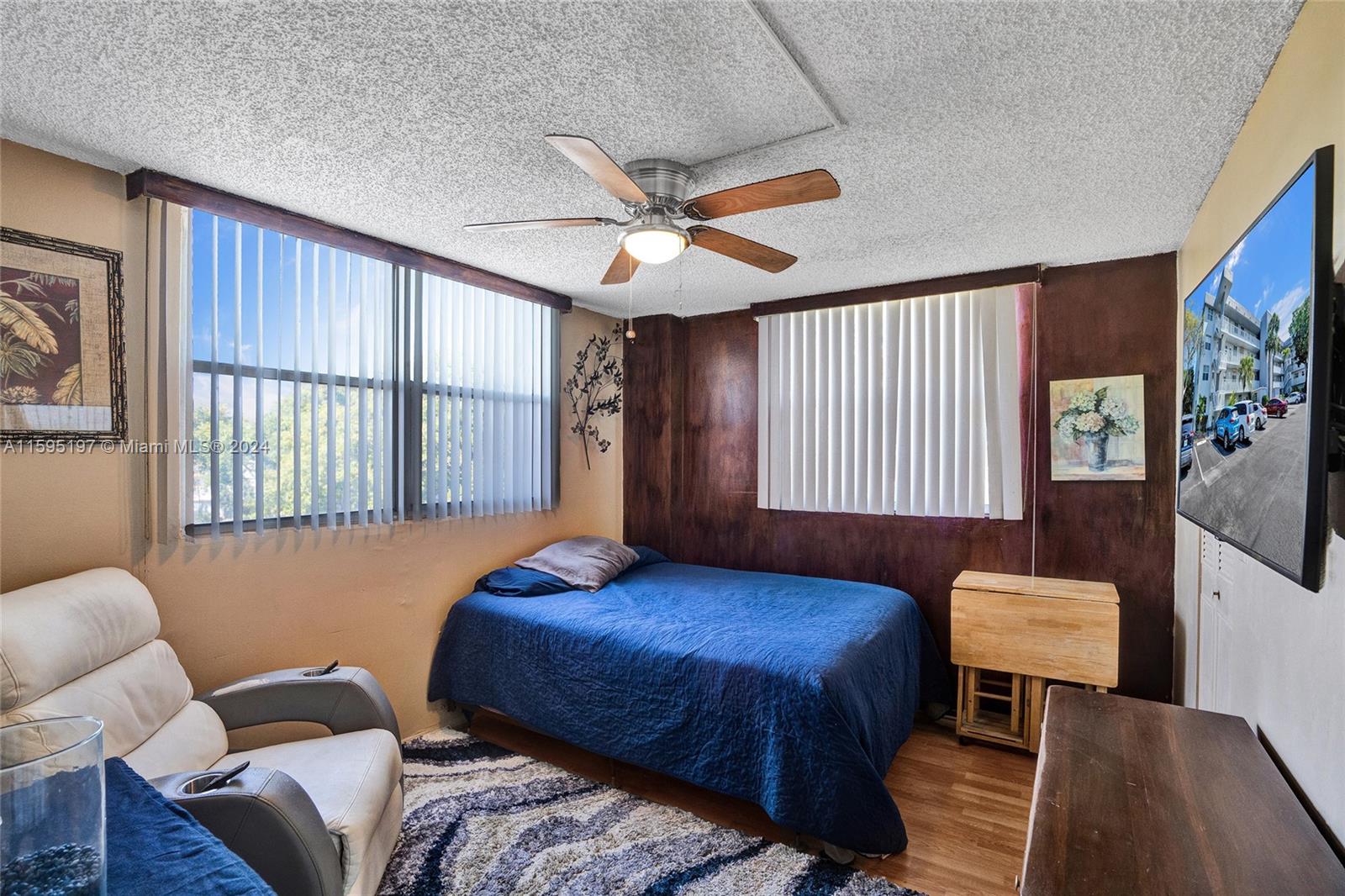 ROYAL PARK CONDO - Residential