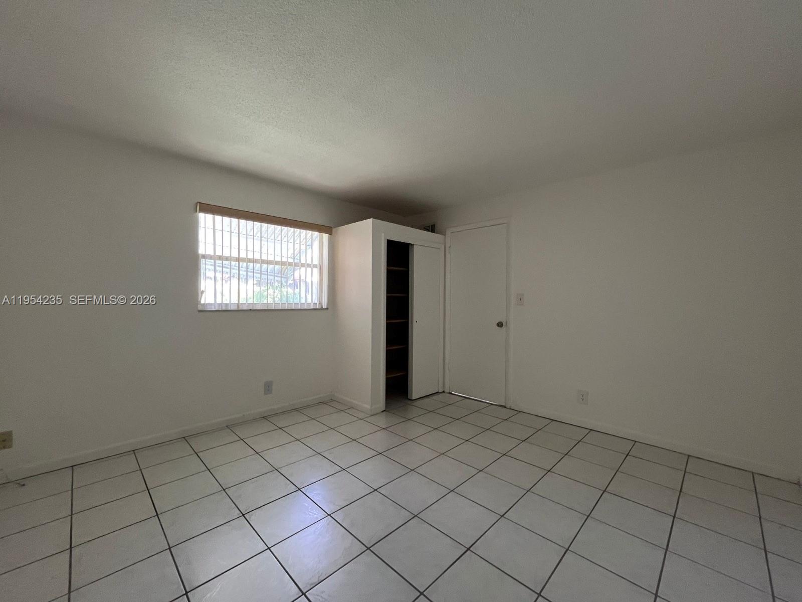 PALMVIEW CONDOMINIUM APAR - Residential