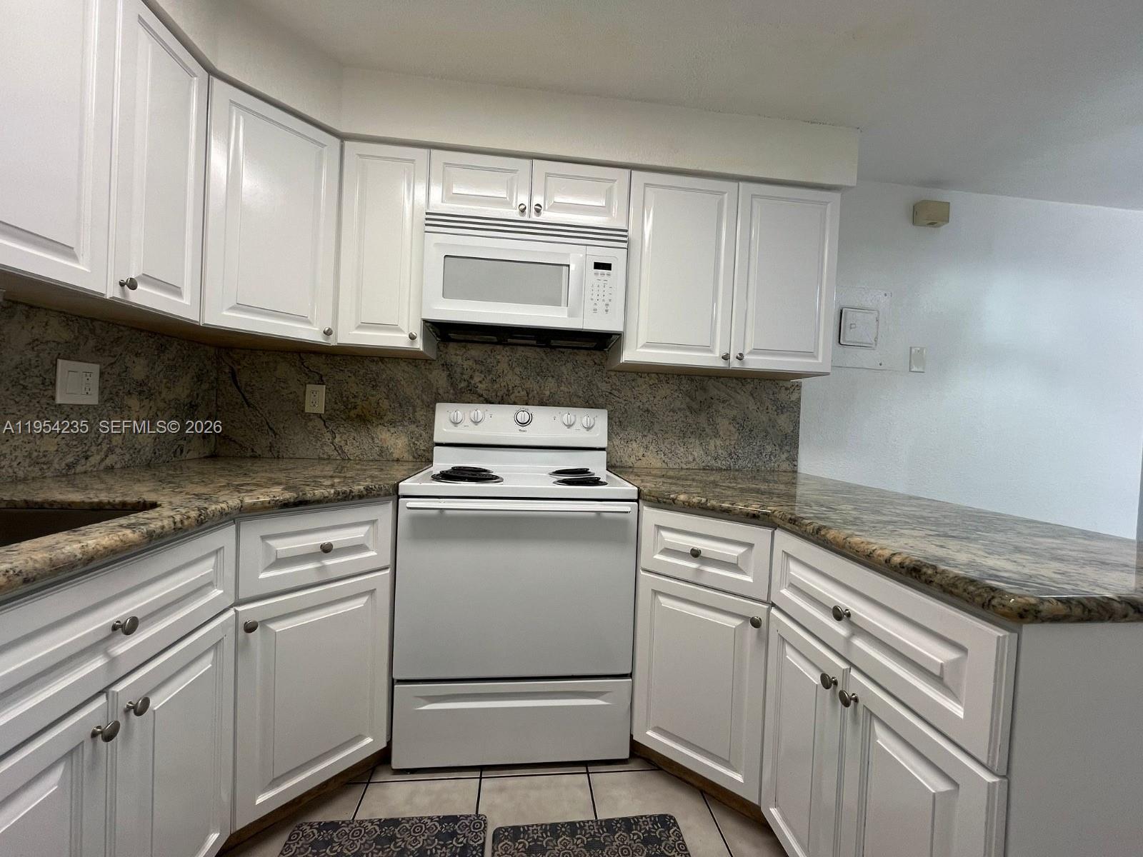 PALMVIEW CONDOMINIUM APAR - Residential