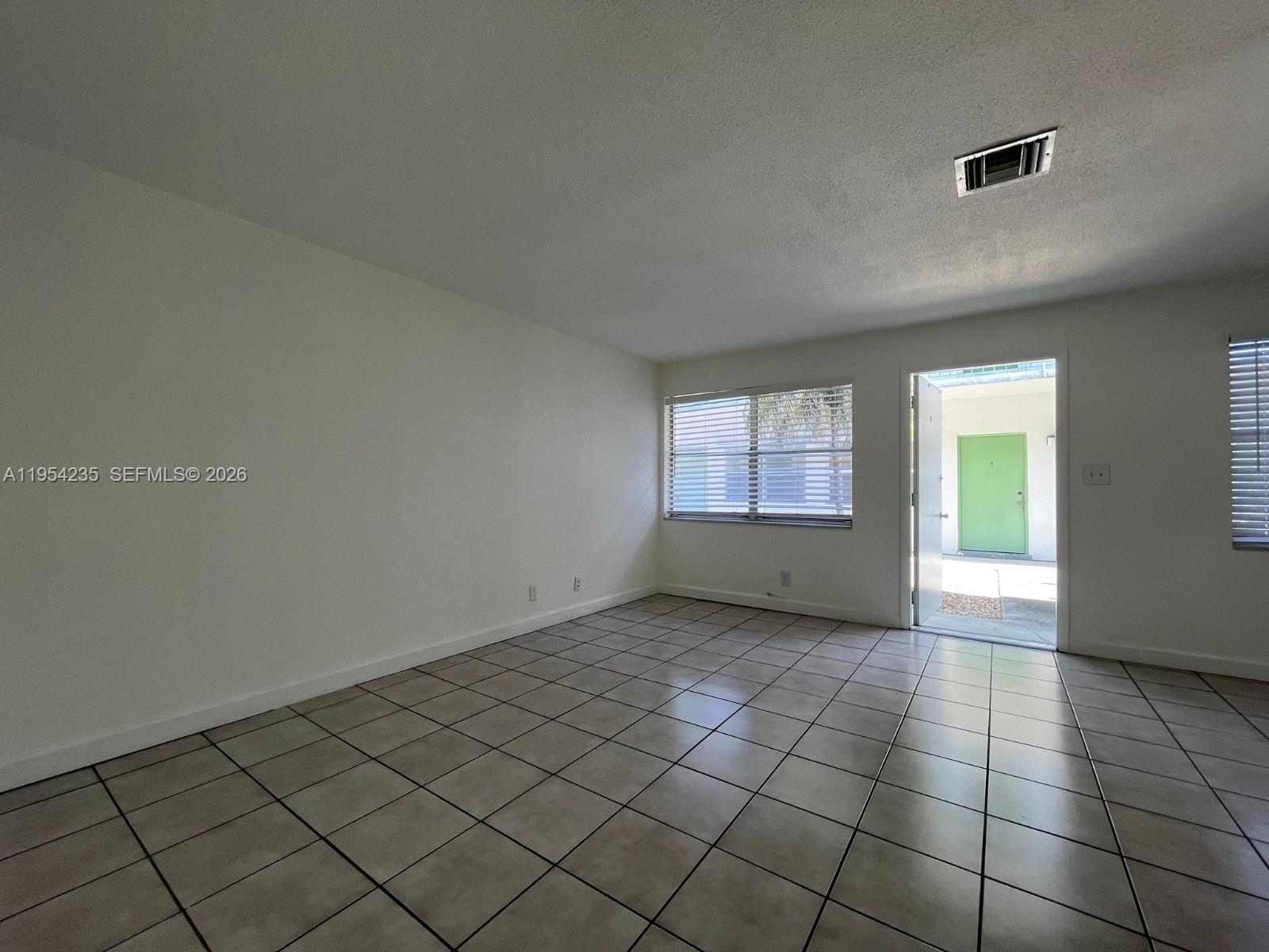 PALMVIEW CONDOMINIUM APAR - Residential