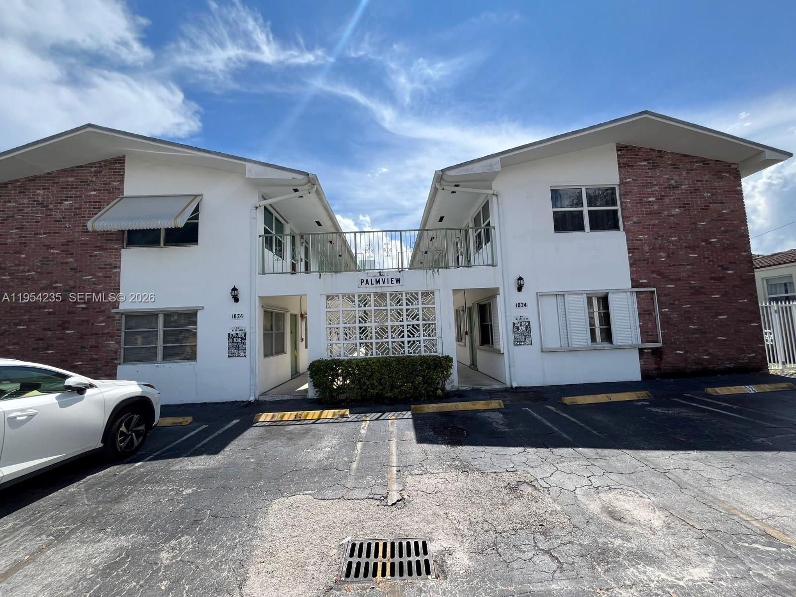 PALMVIEW CONDOMINIUM APAR - Residential