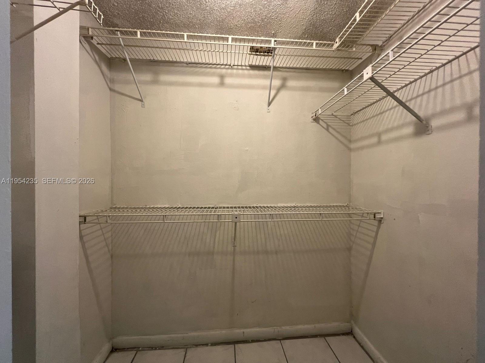 PALMVIEW CONDOMINIUM APAR - Residential