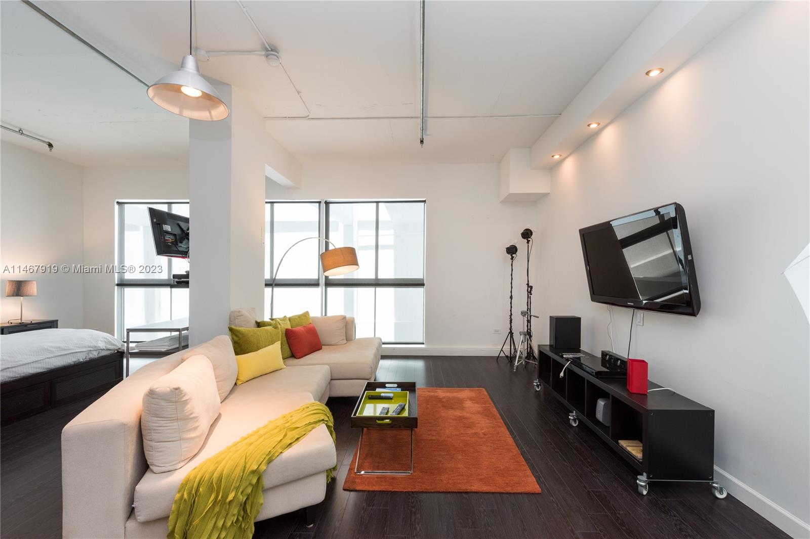 INDUSTRY CONDO - Residential Lease